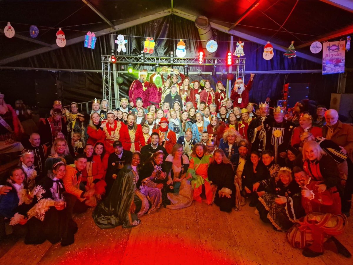Foto di gruppo al Carnevale di Sementina